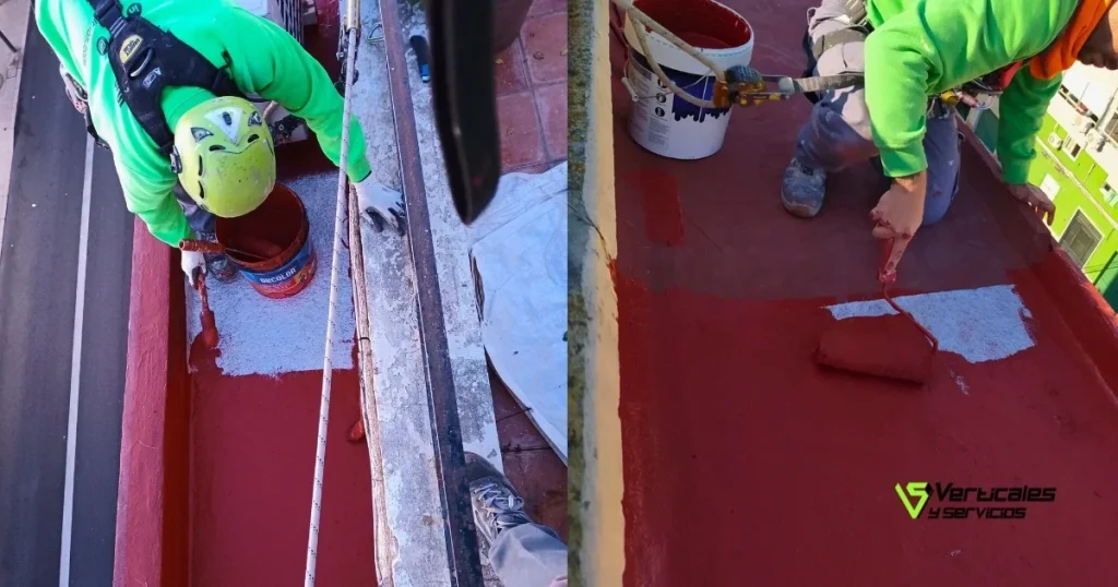 Trabajadores de Verticales y Servicios impermeabilizando un tejado.