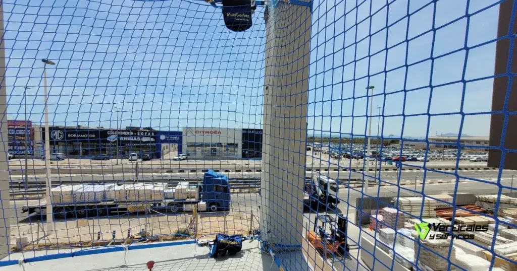 Mantenimiento y revisión de sistemas de protección colectiva.