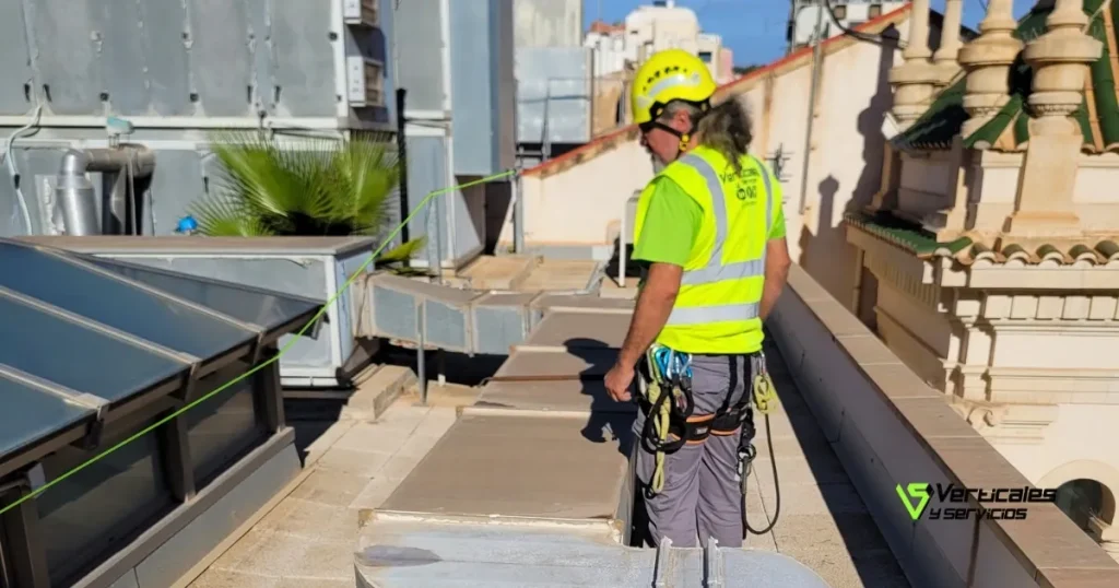 Comprobación visual del usuario a la hora de efectuar la revisión y certificación de líneas de vida.